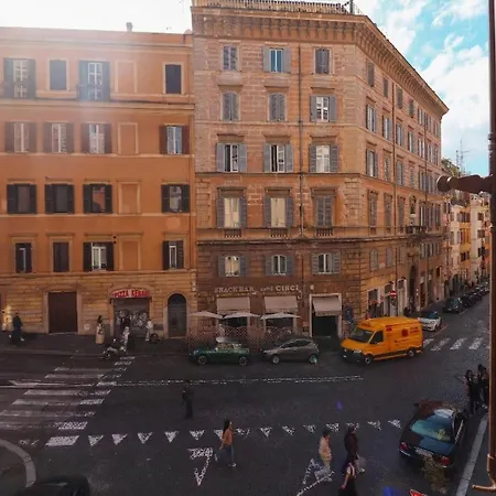 Heart Of Deluxe - 7min Colosseo, 3min Metro & Terrace דירה